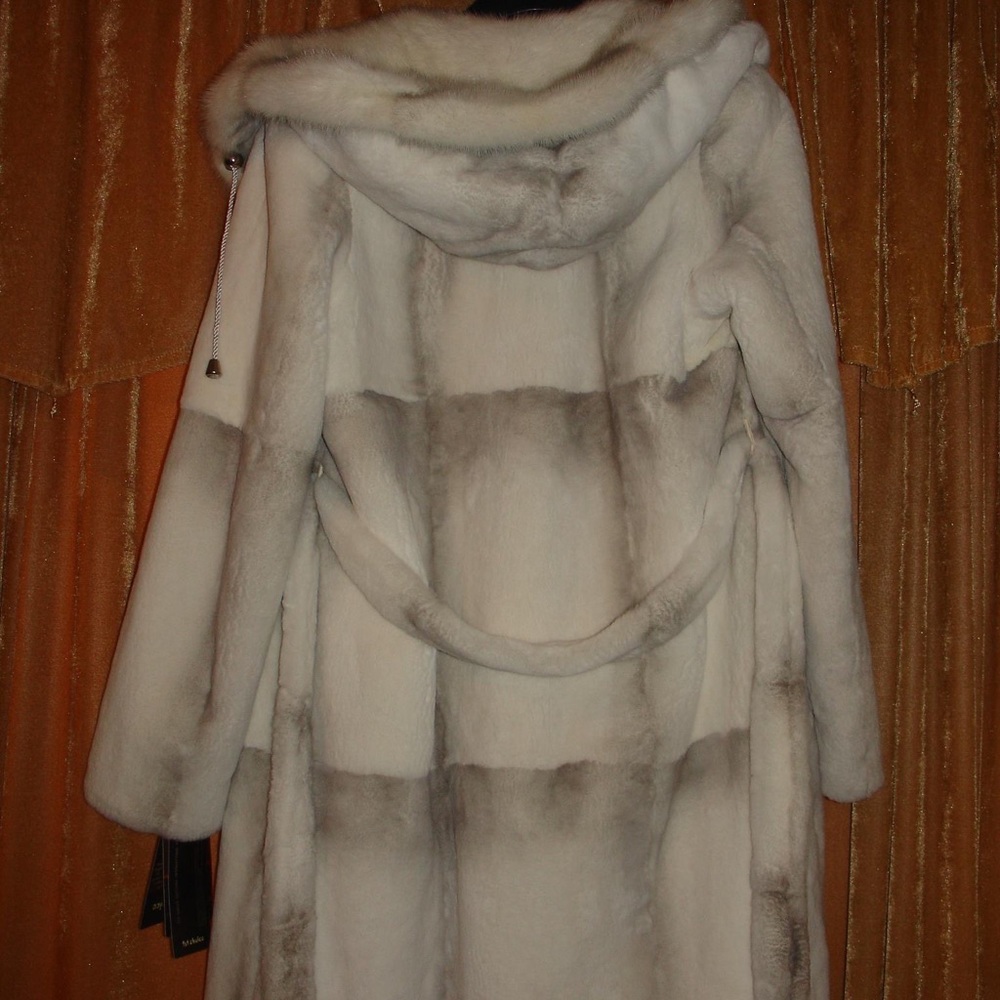 white  Sable coat with mink hood and the belt .